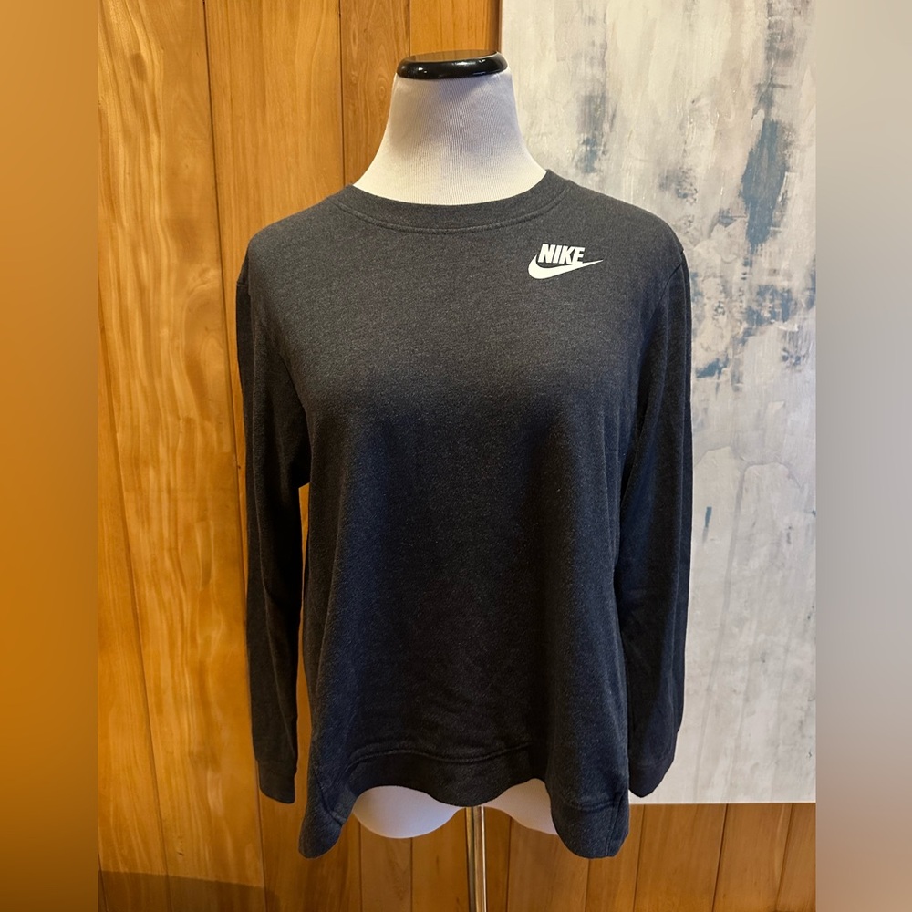 Nike Woman’s Size Large Charcoal Gray Crew Neck Sweatshirt! Cozy! Soft! Yoga!